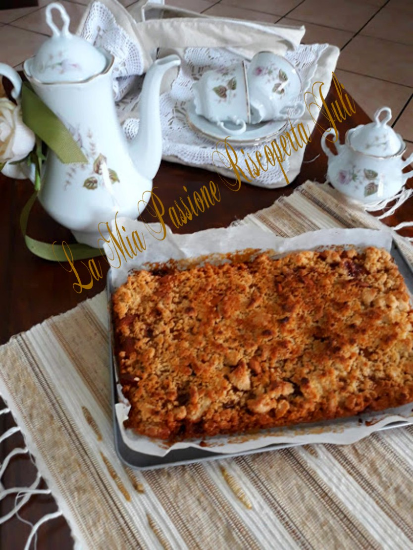 sbriciolata con cioccolato e mandorle