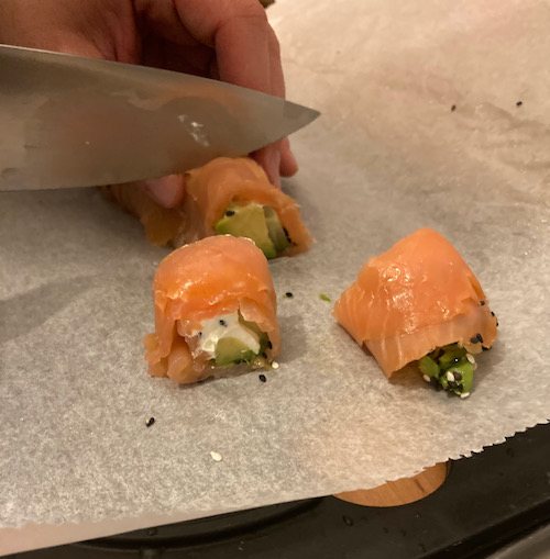 Keto sushi con salmone affumicato