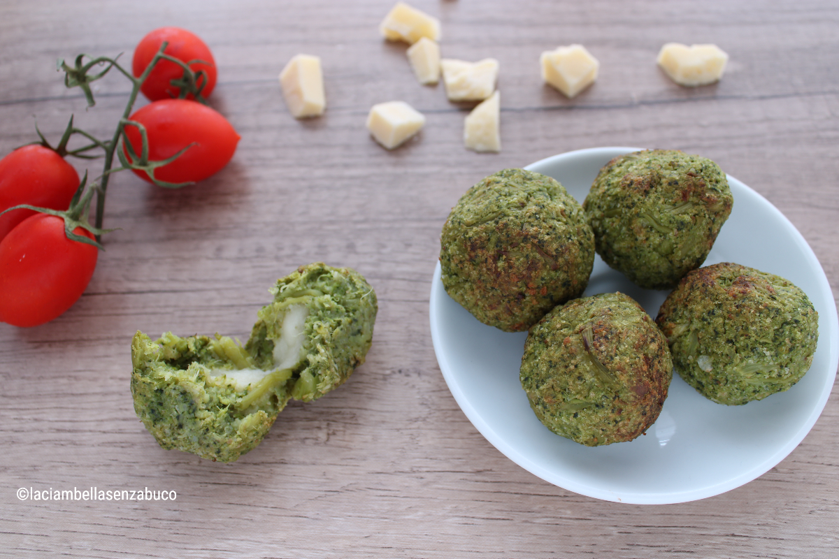 Polpette di broccoli light senza uova . Cuore morbido Friggitrice ad