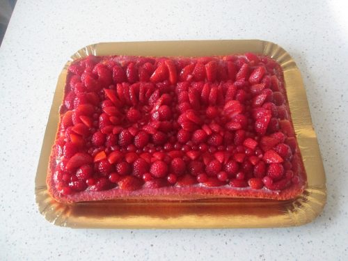 RED PASSION CAKE