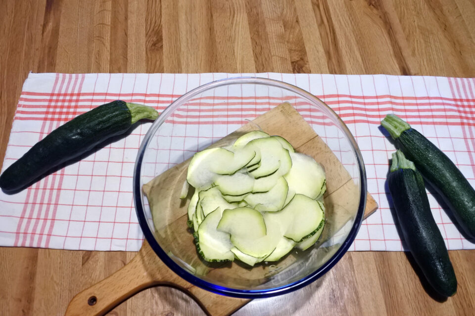 Torta salata con zucchine e tonno sott'olio