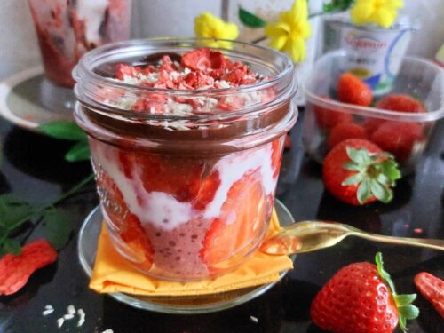 OVERNIGHT OATMEAL VEGETALE FRAGOLE E COCCO