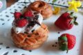 BIGNE' DOLCI CON CREMA VEG ALLA VANIGLIA E FRAGOLINE DI BOSCO