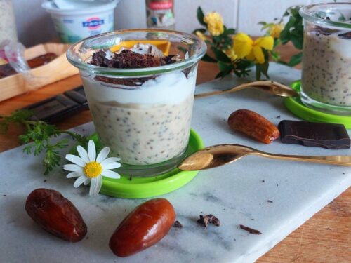 CHIA PUDDING AI DATTERI E CANNELLA
