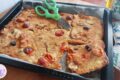 SCHIACCIATINA MEDITERRANEA: RICETTA CROCCANTE E SENZA LIEVITO