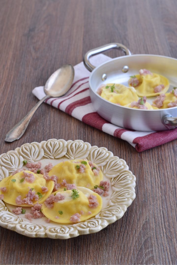 Ravioli Ricotta E Pancetta, Un Primo Piatto Di Pasta Fresca