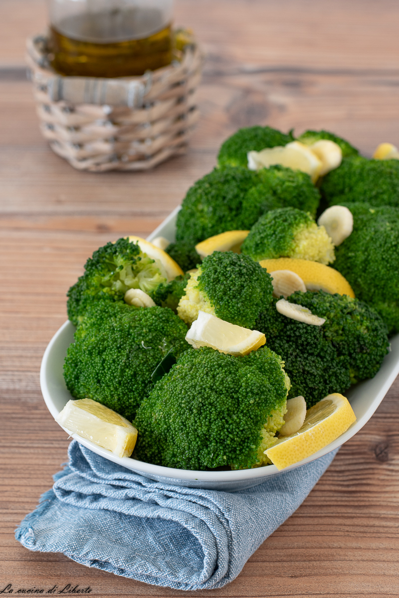 Broccoli lessi con olio e limone d2