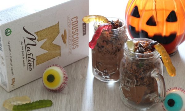 Bicchierini con couscous al cacao di Halloween