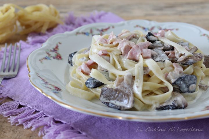 tagliatelle ai funghi e prosciutto