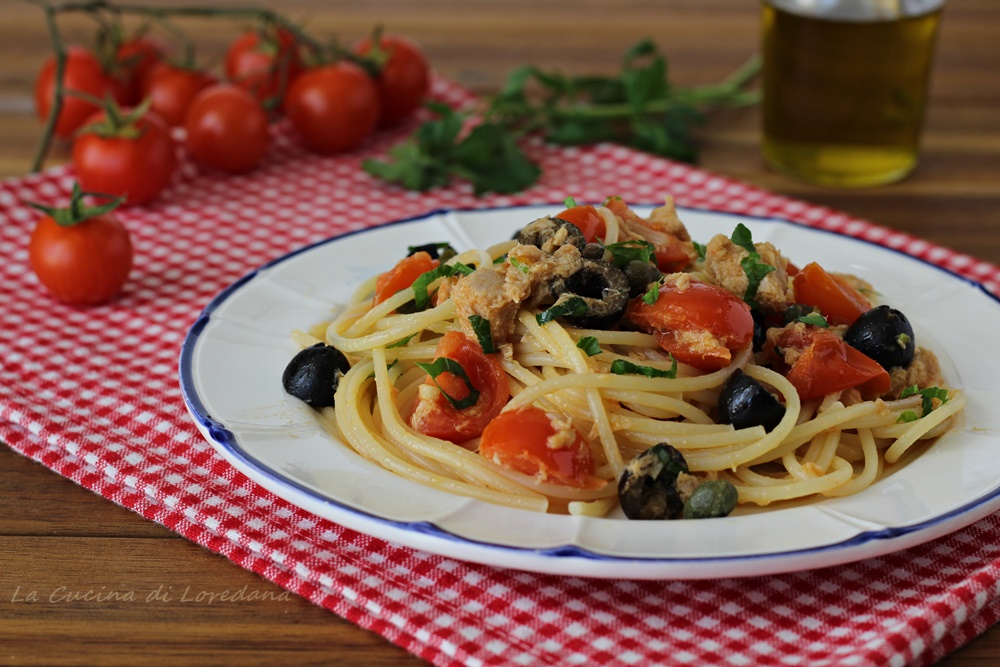spaghetti con tonno e pomodorini