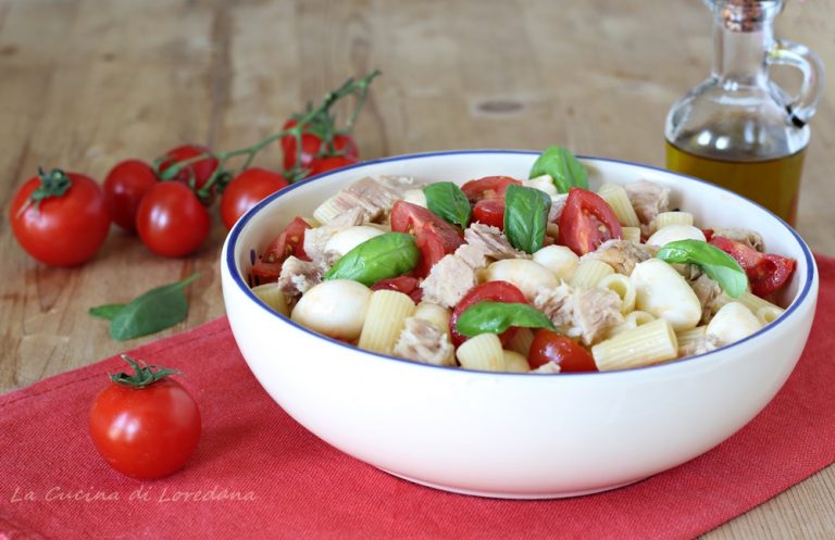 Insalata di pasta con tonno e mozzarella - Un primo piatto ...