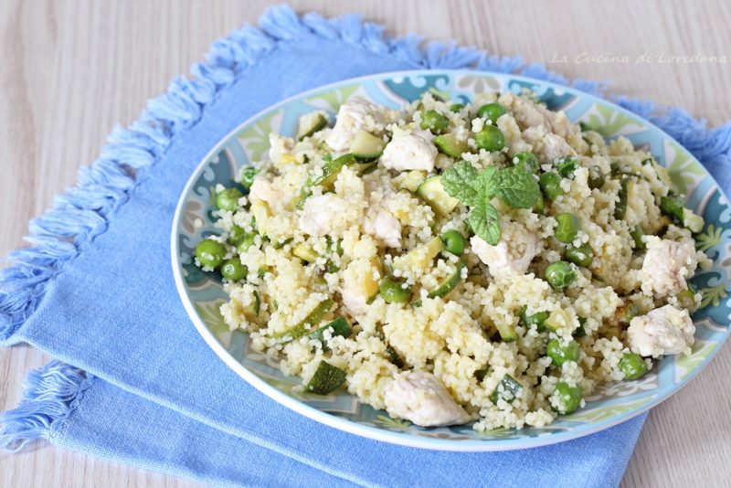 cous cous con zucchine piselli e pollo