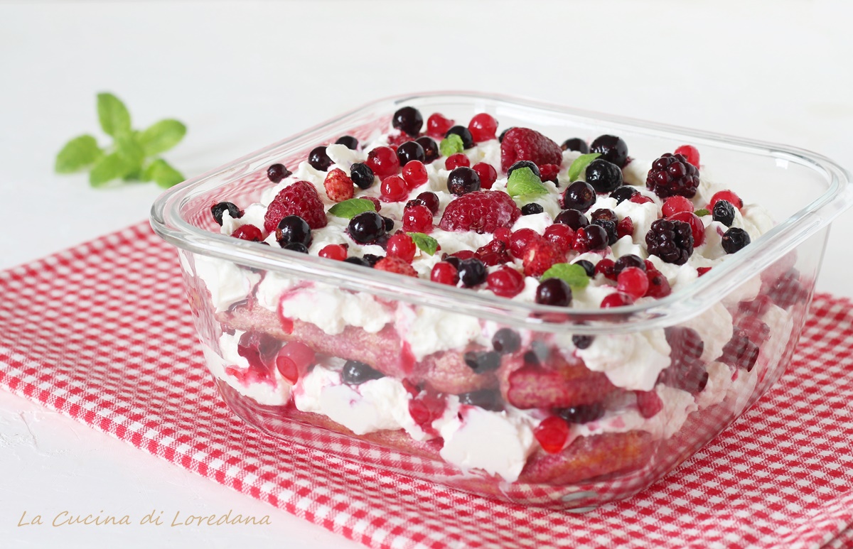 tiramisù ai frutti di bosco