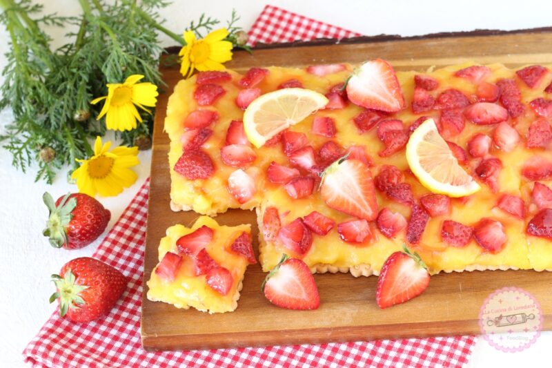 torta con fragole e limone