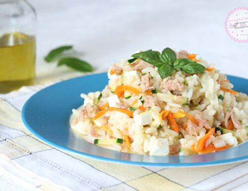 Insalata di riso con carote e zucchine