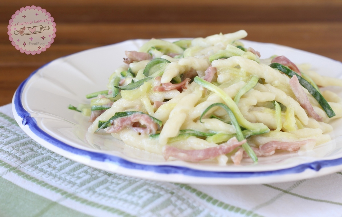 trofie con zucchine e speck