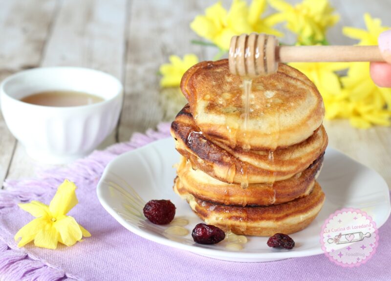 pancake yogurt e mirtilli