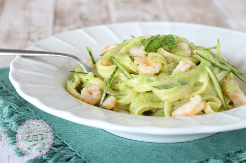 pasta con zucchine e gamberetti