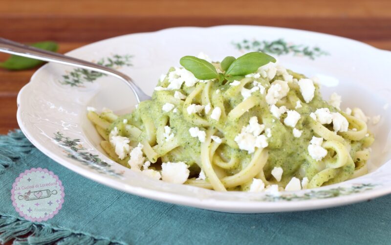 pasta con crema di zucchine e feta