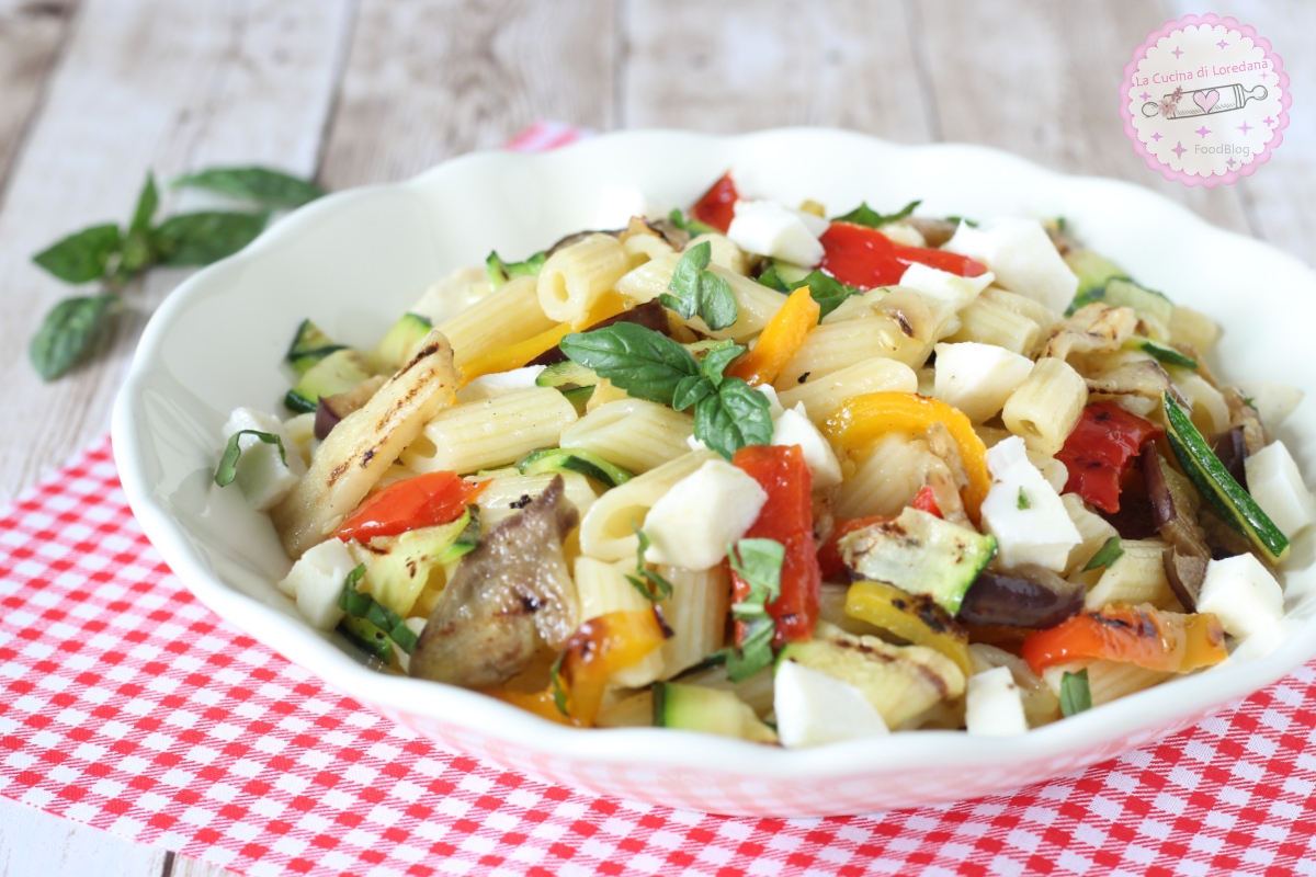 insalata di pasta con verdure grigliate