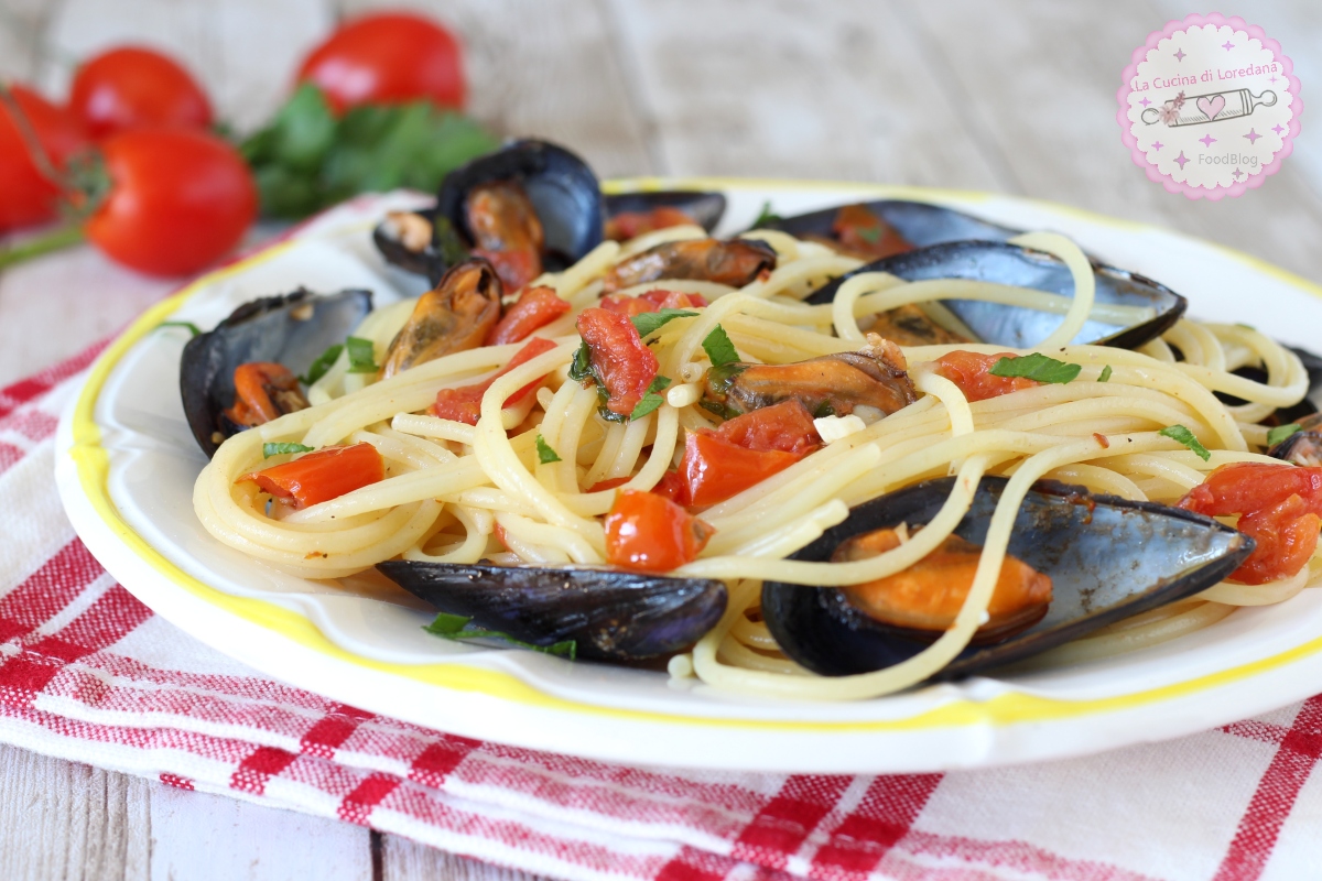 spaghetti con cozze e pomodorini
