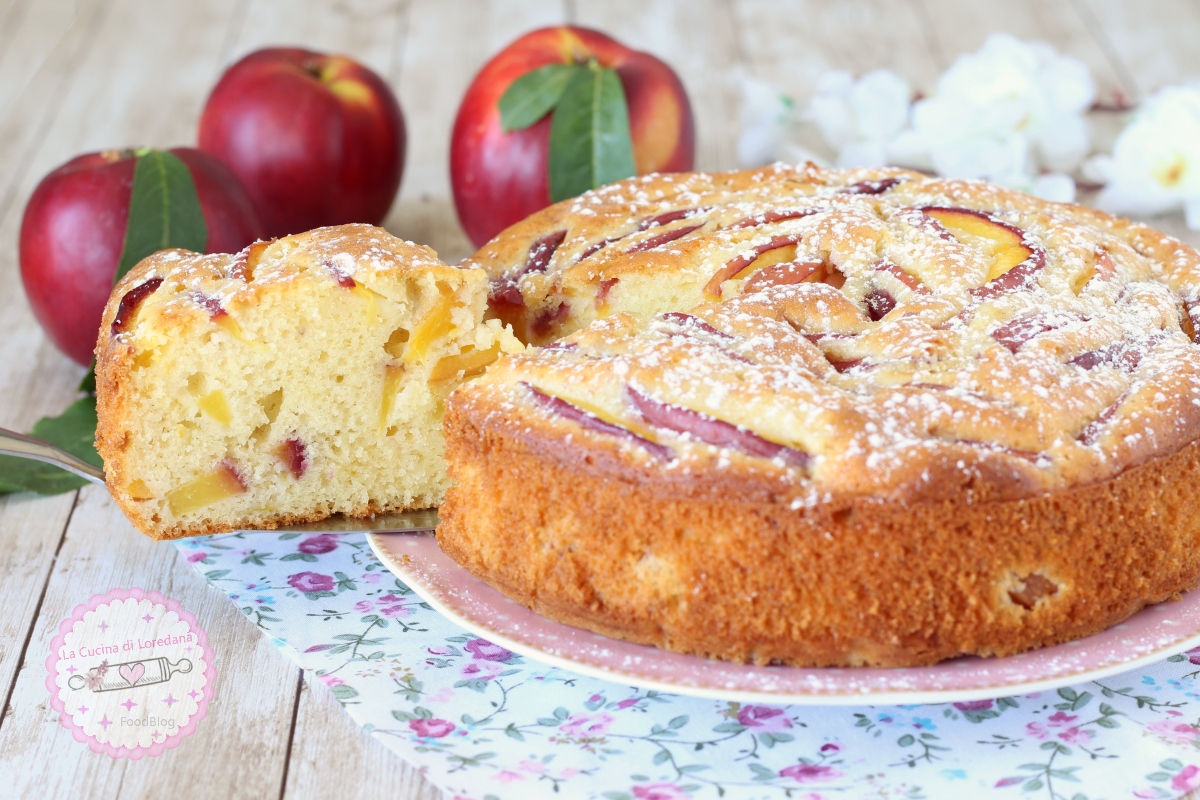 torta con pesche nettarine