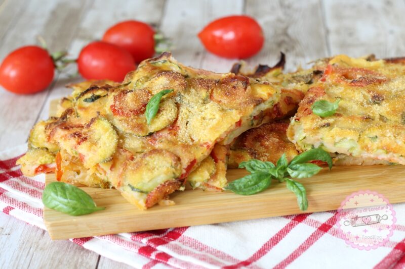 schiacciata di zucchine e pomodorini