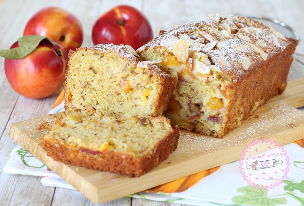 plumcake con pesche e mandorle