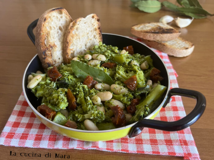 broccoli con fagioli e pomodori secchi