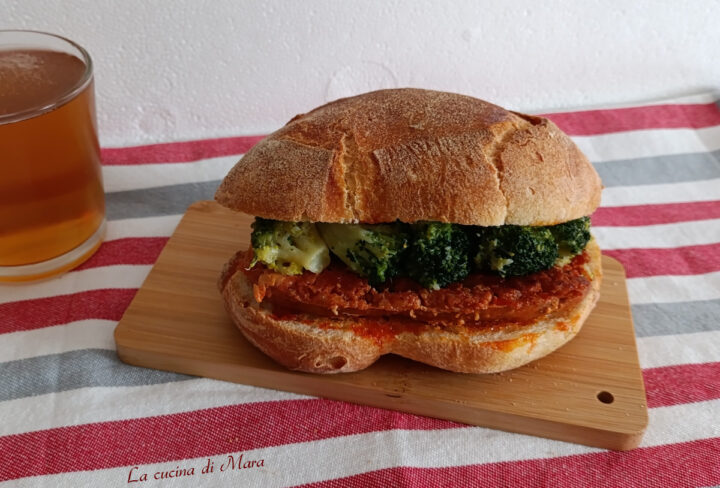 panino con salsiccia e broccoli