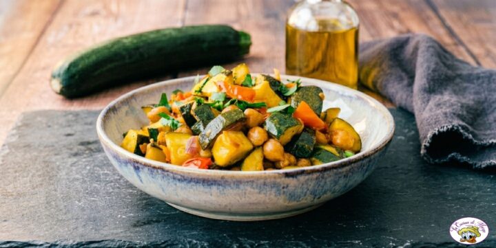 Zucchine e ceci in padella