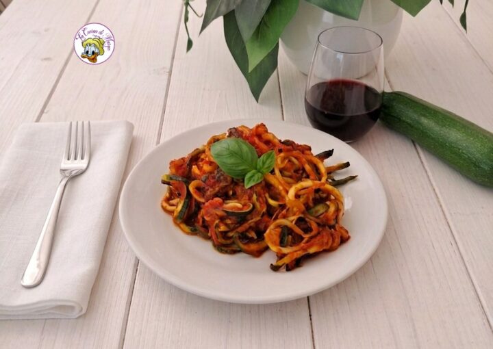 Spaghetti di zucchine al pomodoro