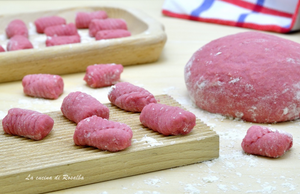 gnocchi di barbabietola - ricetta senza uova