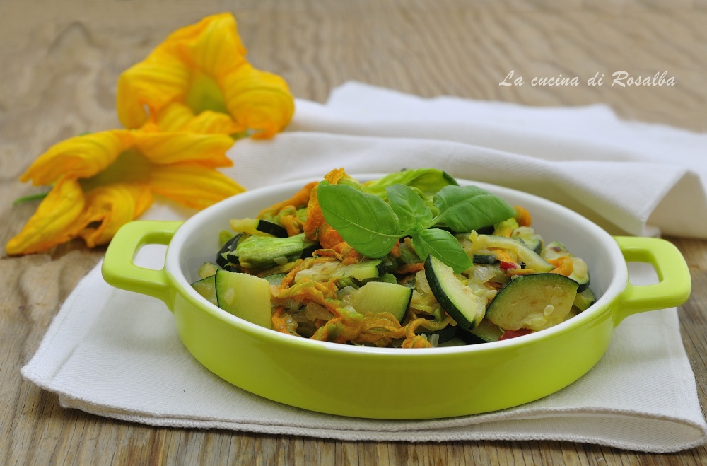 zucchine e fiori in padella - raccolta di ricette con le zucchine