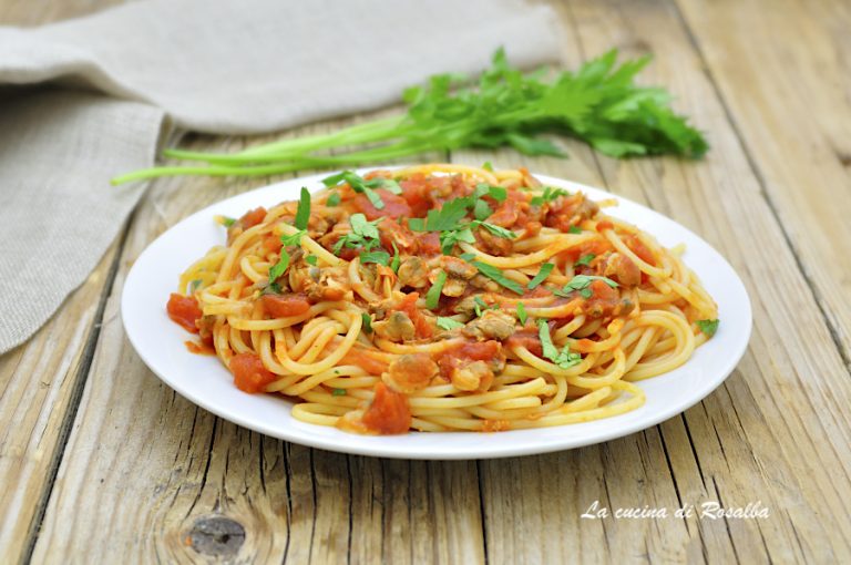 SPAGHETTI ALLE VONGOLE E POMODORO - La Cucina Di Rosalba