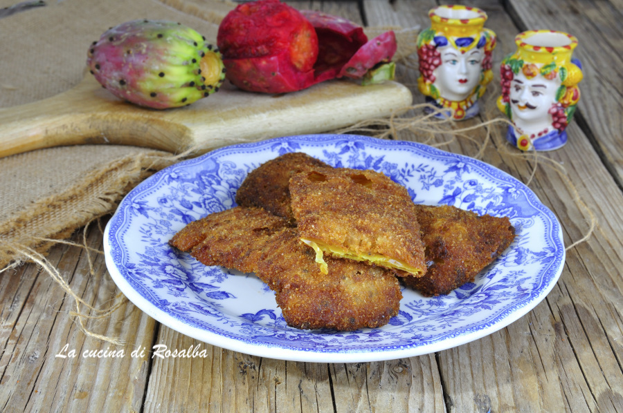 bucce di fichi d'india fritte, ricetta e video