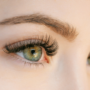 Lash-lift vs. extension ciglia: quale è la scelta giusta per te?