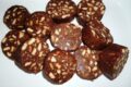 Ingredienti e consigli per preparare il salame o torrone di cioccolato.
