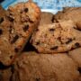 Biscotti rustici al cioccolato e cocco + granella di cioccolato extra.