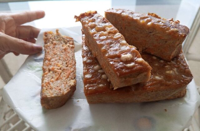 torta di banane e carote