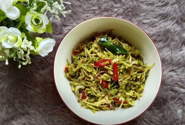 fiori di papaya saltati in padella