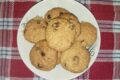 Come preparare deliziosi biscotti croccanti all'avena con uvetta.