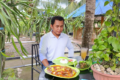 Alla scoperta delle tradizioni culinarie indonesiane: il pranzo in giardino.