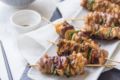 Spiedini yakitori con salsa tare: la ricetta originale giapponese.