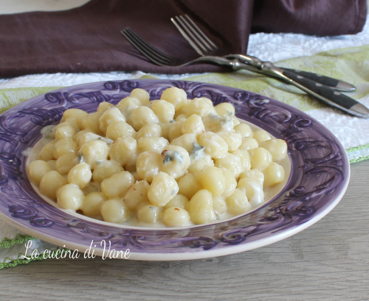Chicche Di Patate Stracchino E Gorgonzola Primo Piatto Cremoso Facile E chicche-di-patate-stracchino-e-gorgonzola-primo-piatto-cremoso-facile-e