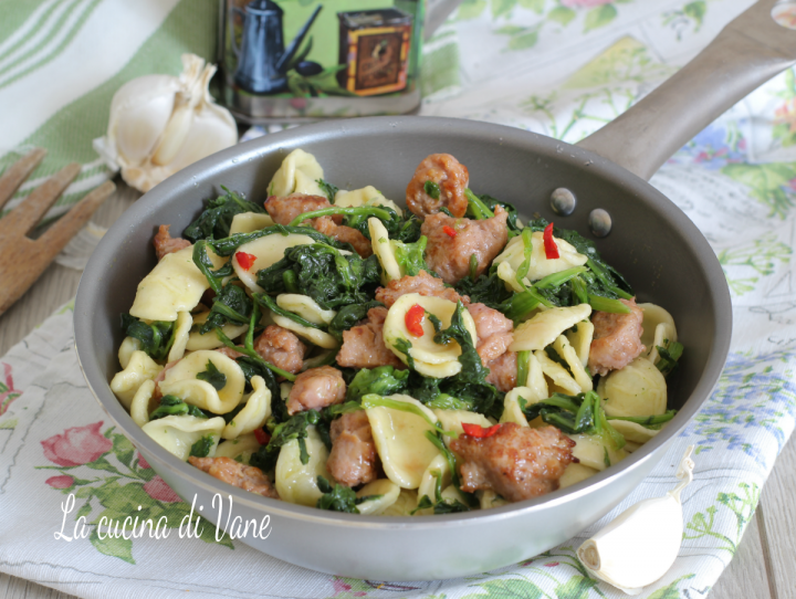 ORECCHIETTE alle CIME di RAPA e SALSICCIA primo piatto pasta fresca