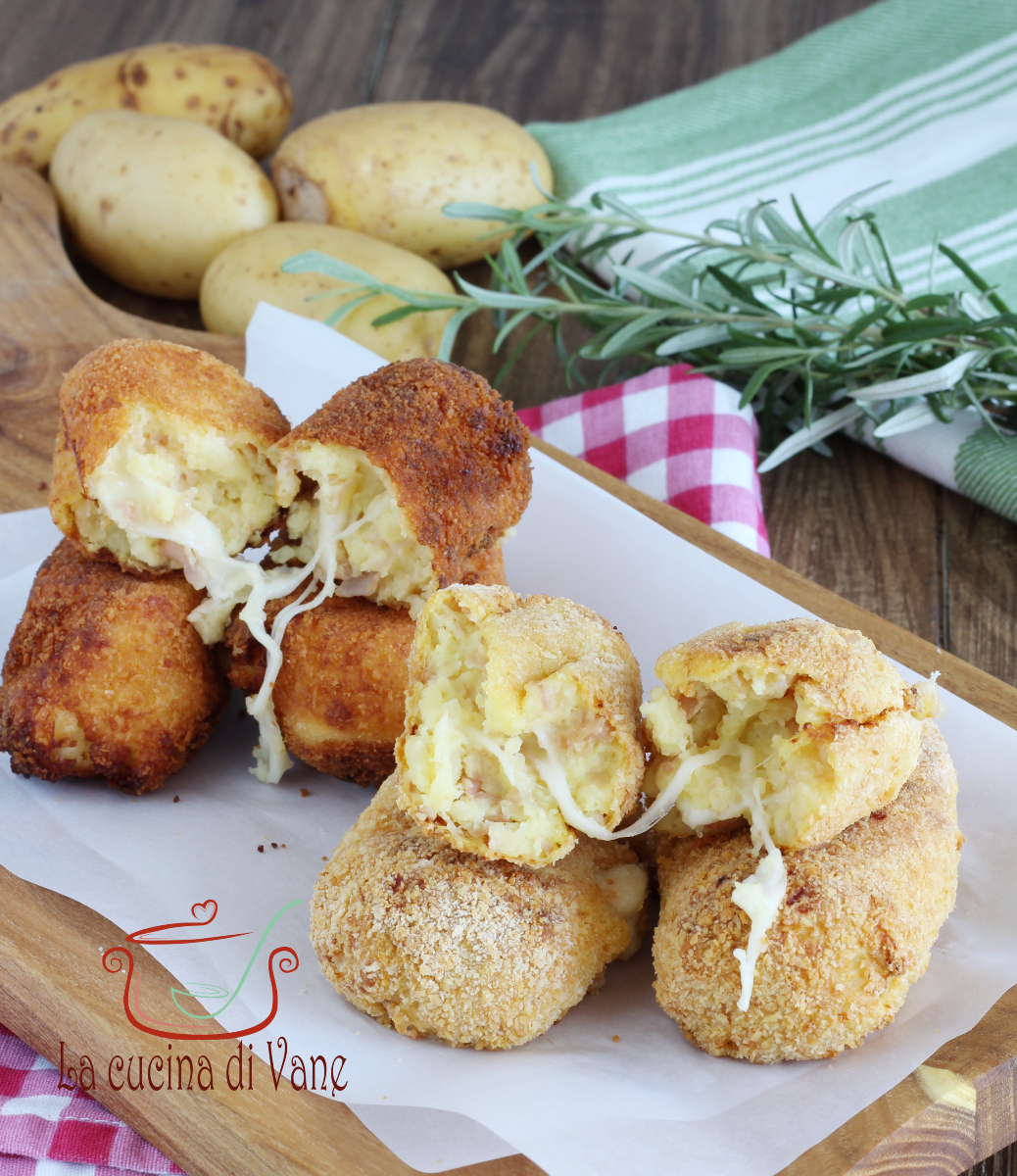 Crocchette Di Patate Con Prosciutto E Formaggio Fritte O In Friggitrice Ad Aria