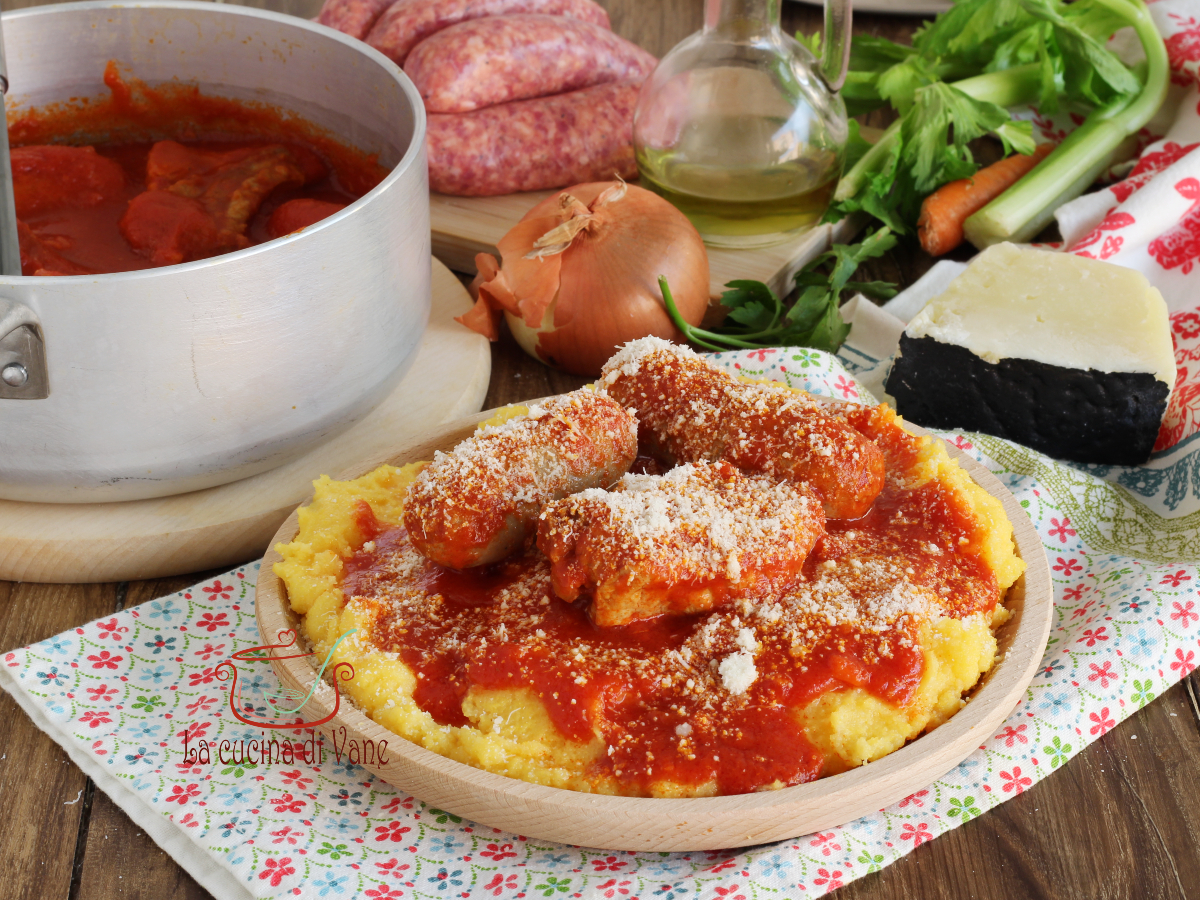 polenta con salsicce e spuntature
