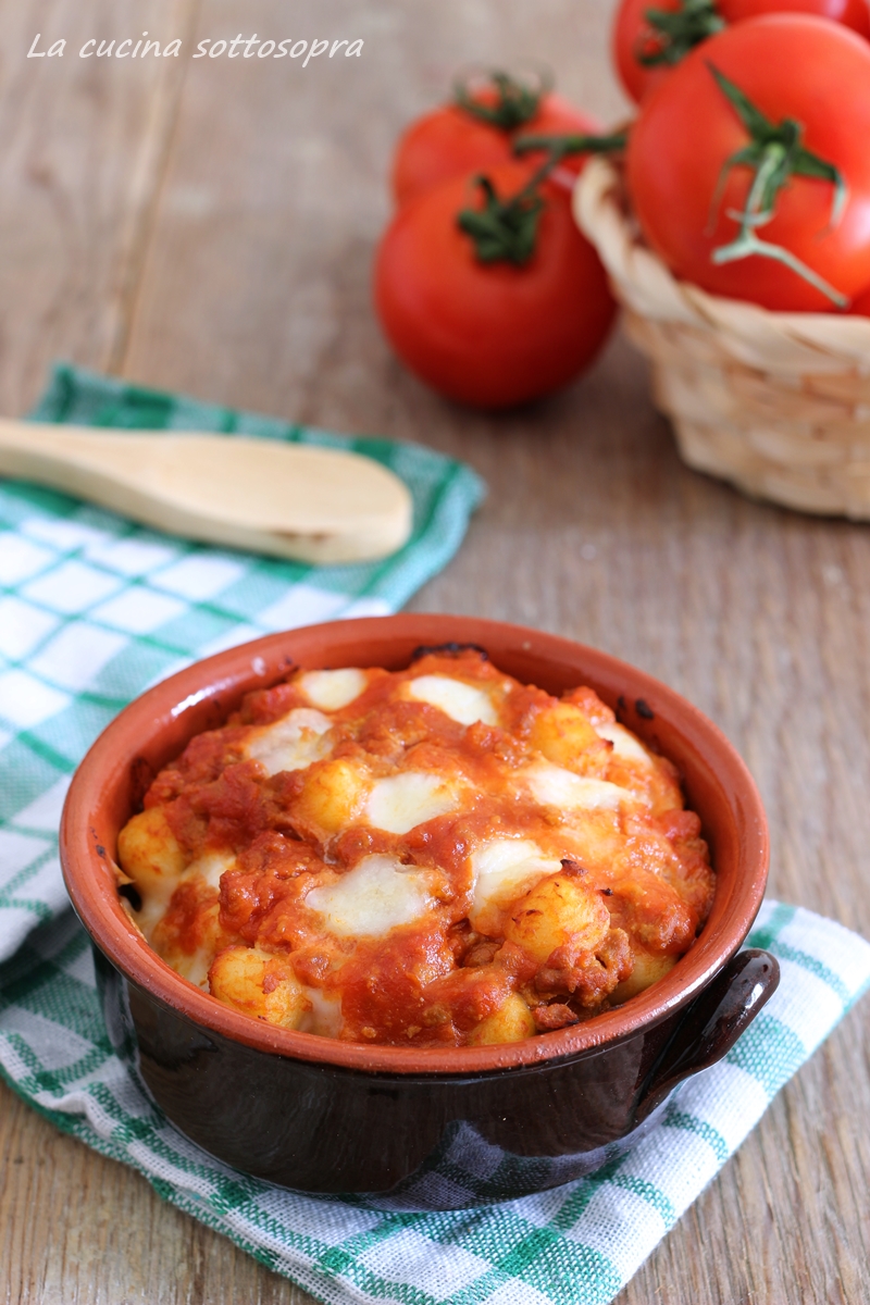 Gnocchi al forno con carne e mozzarella - La cucina sottosopra