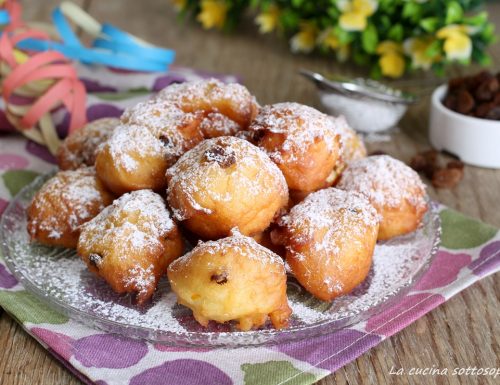 Frittelle con ricotta arancia e uvetta